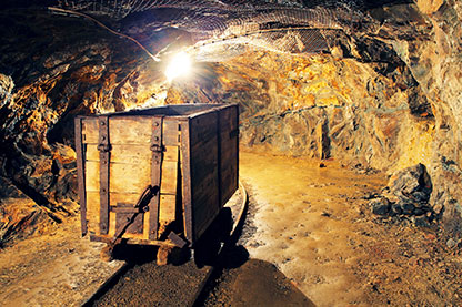 Minérios e minerais, produtos de pedreiras, vidro, cimento, cerâmica